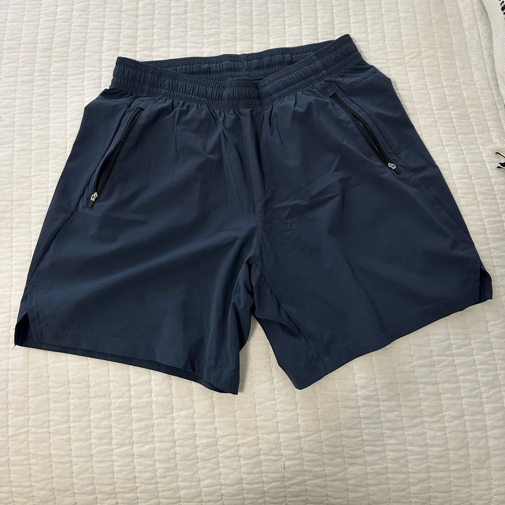 Men’s All in motion athletic shorts size medium